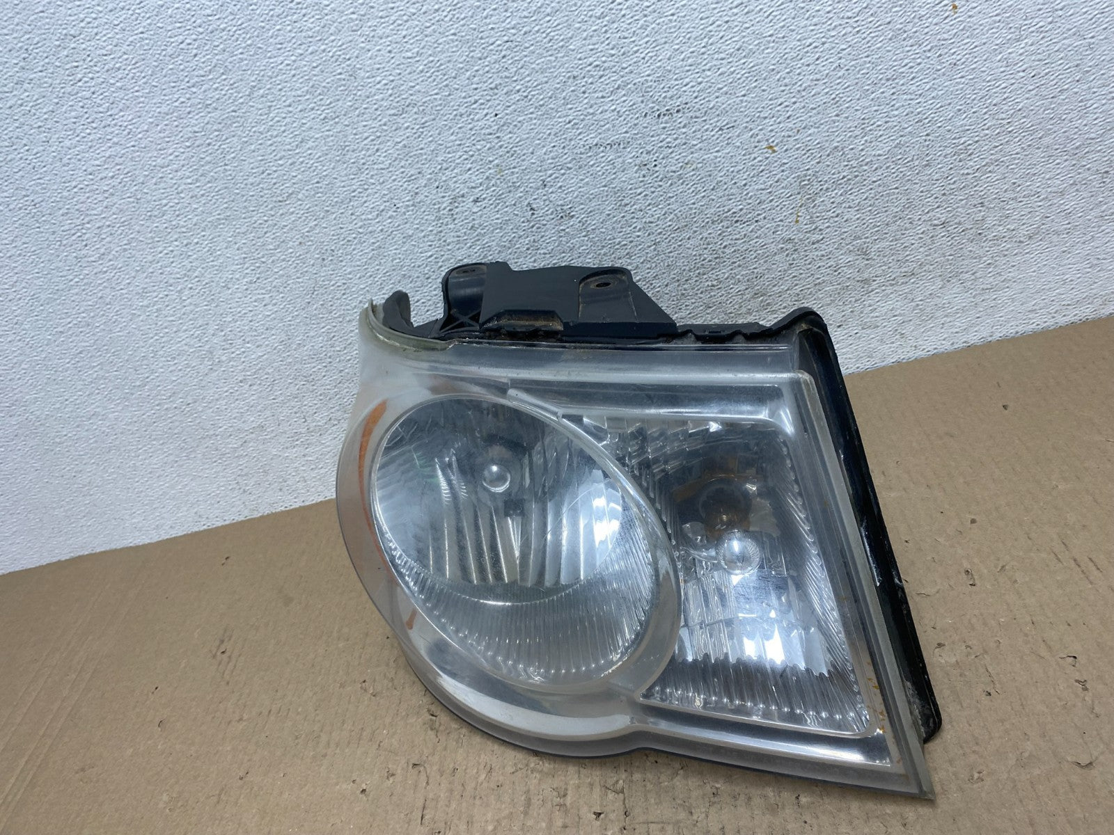 2007 2008 2009 Chrysler Aspen Right Passenger RH Halogen Headlight AE9755 DW1