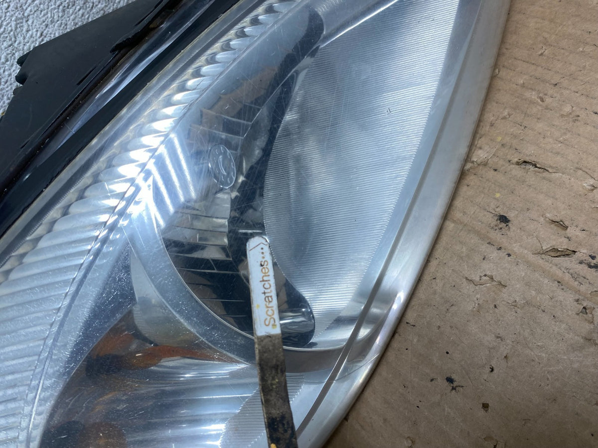 2000 to 2007 Ford Taurus Left+Right Side Halogen Headlights AI8873 DW3