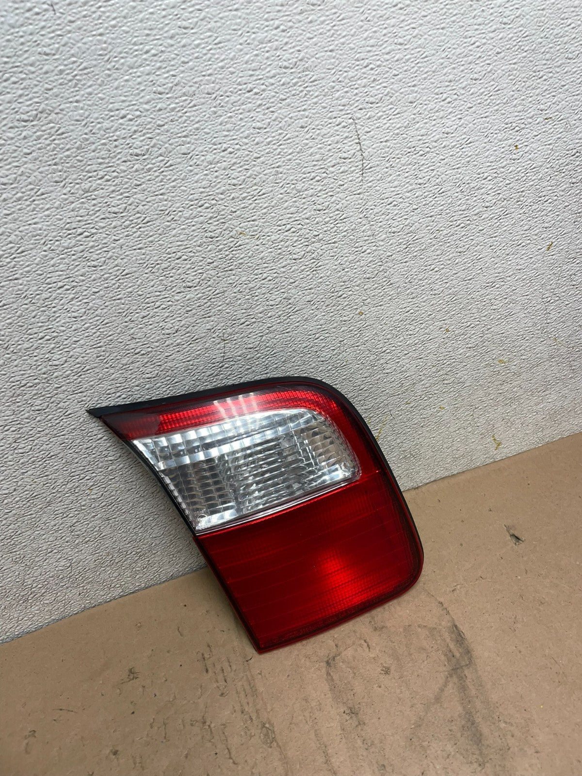 2001 2002 Subaru Forester Left Driver Inner Lid Mounted Tail Light Oem Q4869 DW2