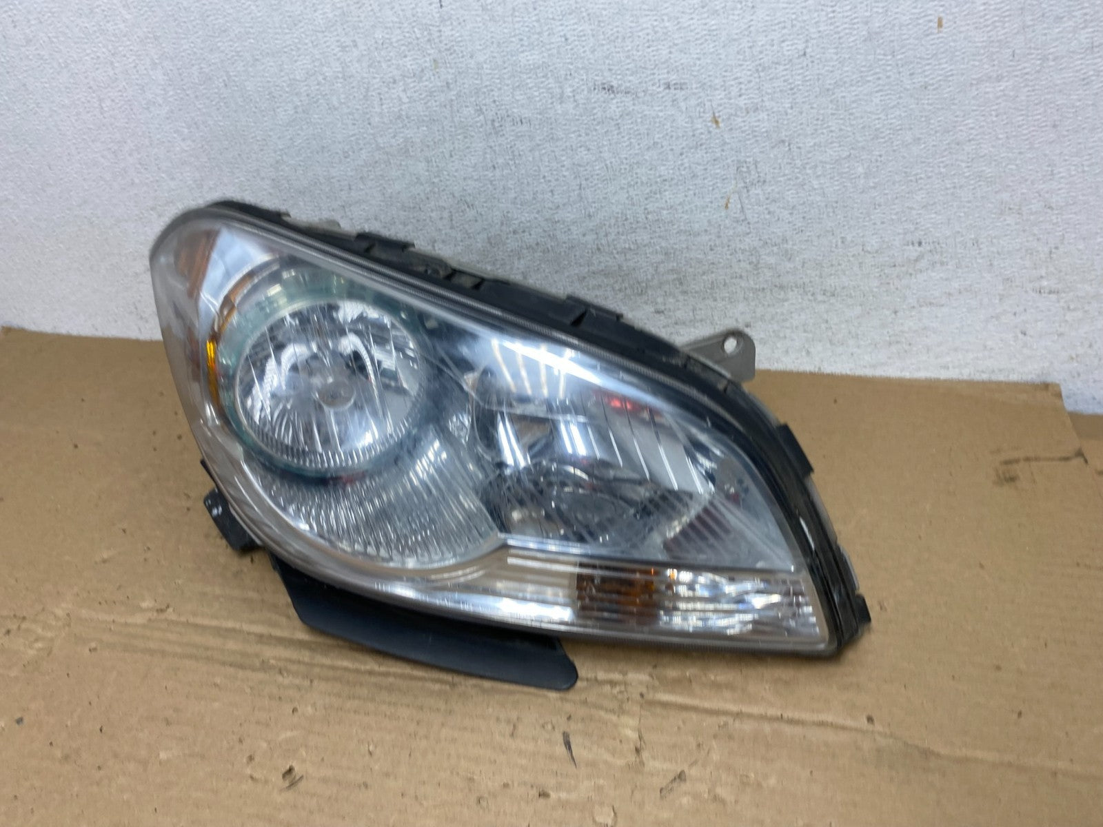 2008 to 2012 Chevrolet Malibu Right Passenger Rh Side Headlight AD3986 DW1