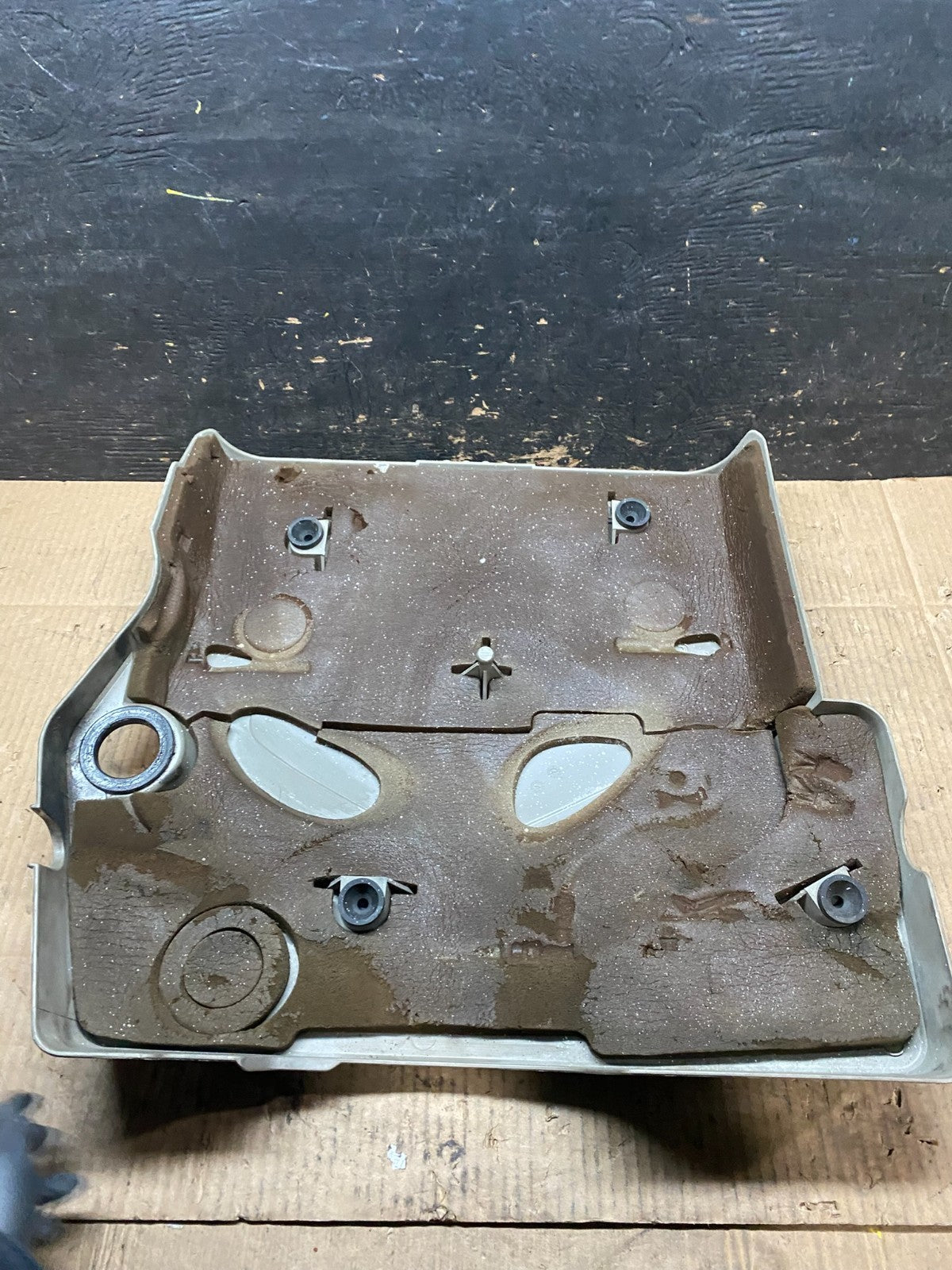 2004 to 2007 Cadillac CTS 2.8L Plastic Engine Cover Shield T9485 DG5