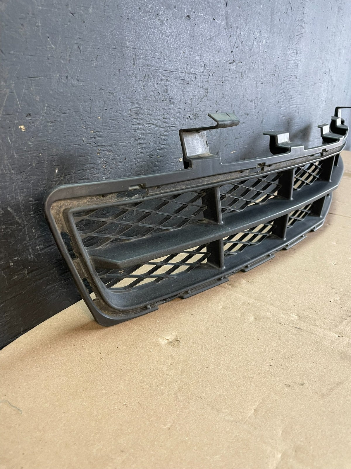 2010-2013 Buick Lacrosse Front Lower Grill Grille AD8413 DG2
