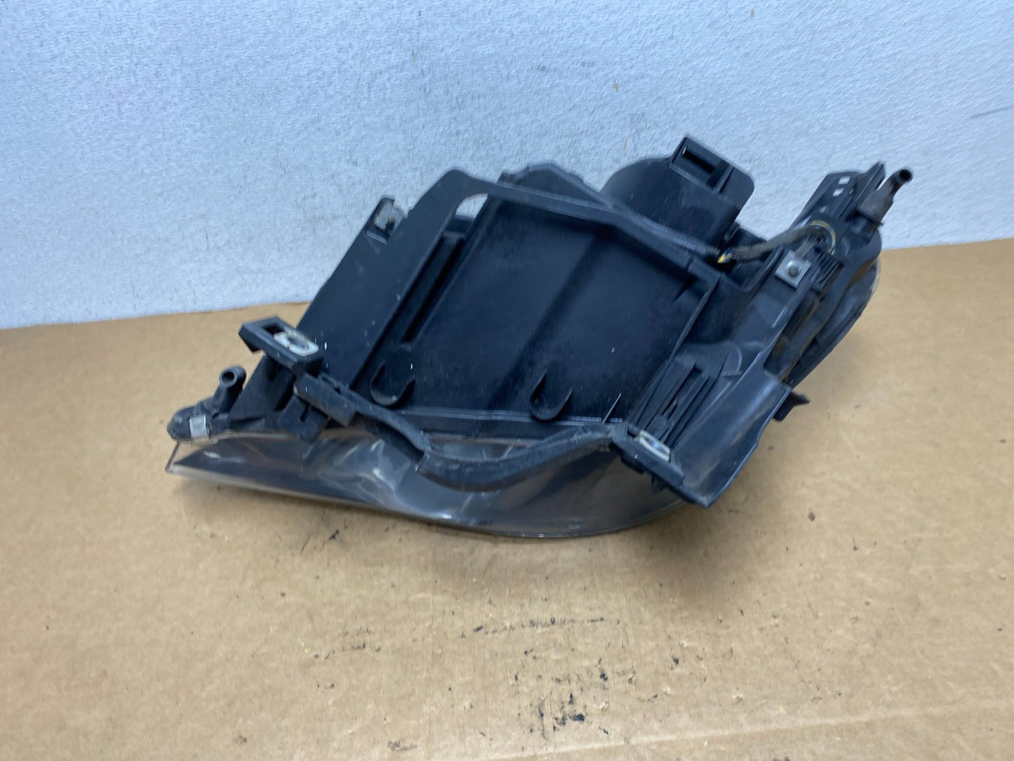 2008 to 2010 Bmw 5 Series 528i Halogen Right Headlight AD5231 DW7