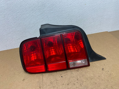2005 - 2009 Ford Mustang Left Driver Lh Side Tail Light Oem AC3502 LK0