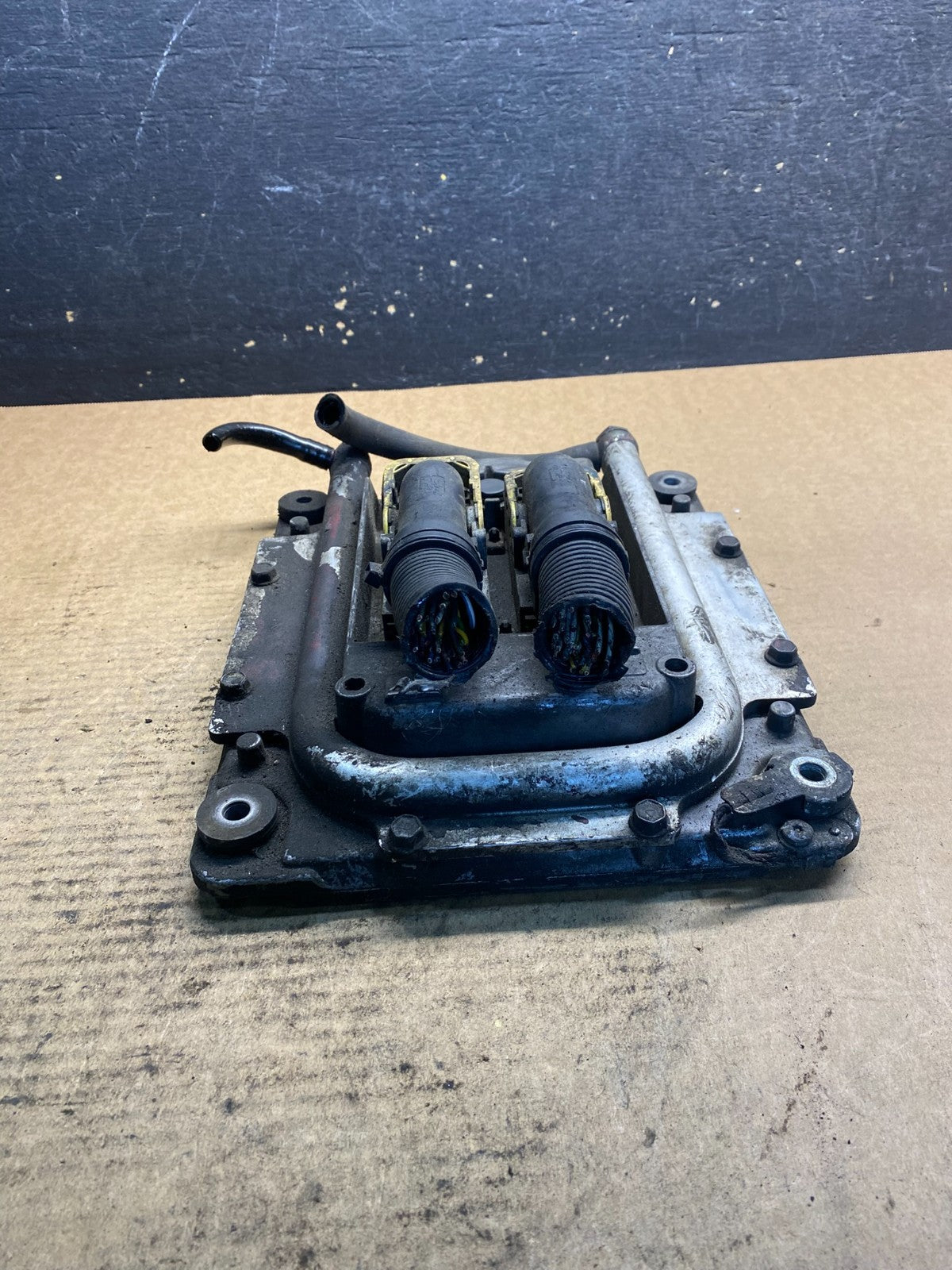 Volvo D11 405HP VNL ECM ECU PCM Computer 21358126-P041