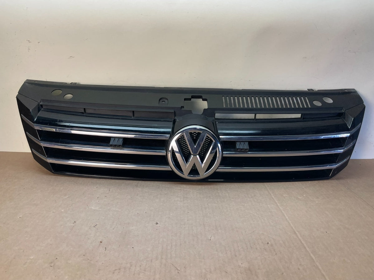 2016 to 2018 Volkswagen Passat Front Upper Grill Grille AJ1282 DG0