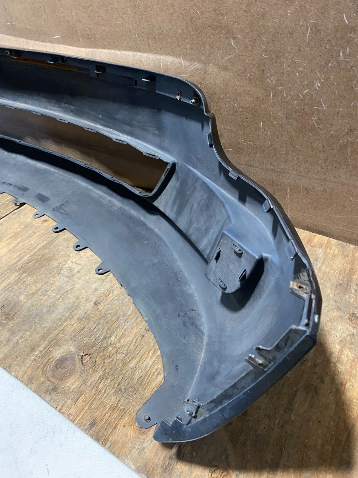 2011 to 2012 GMC Acadia Denali Front Lower Bumper Cover 22821302 AE365911