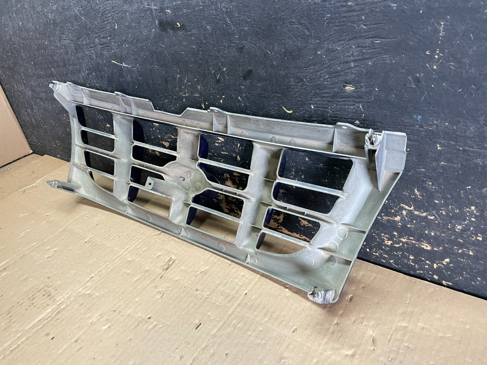 1998 2000 Kia Sportage Front Upper Grille Grill OEM AA8918 DG5