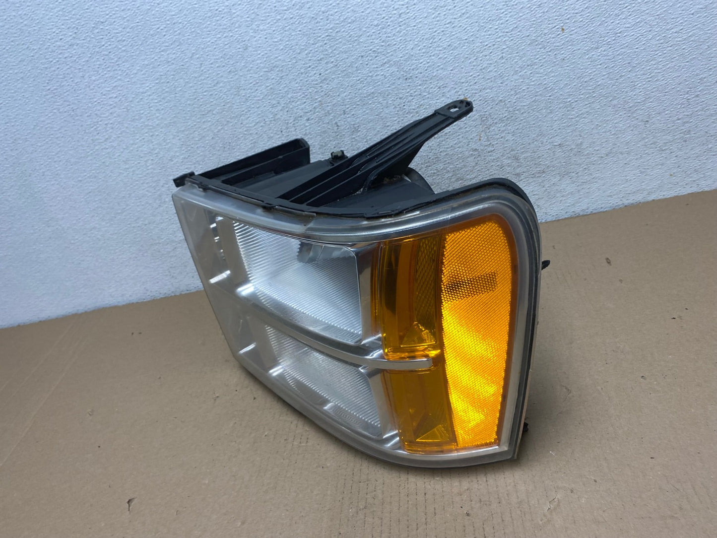 2007 - 2014 GMC Sierra Left Driver LH Side Halogen Headlight AF3054 LK1