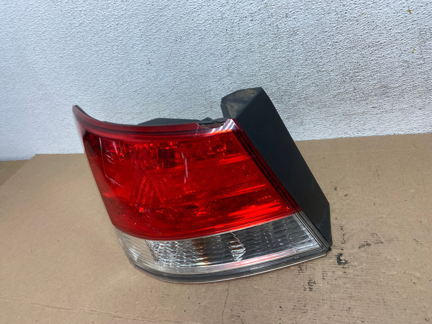 2010 to 2014 Subaru Legacy Left Driver LH Side Tail Light AF4498 LK1