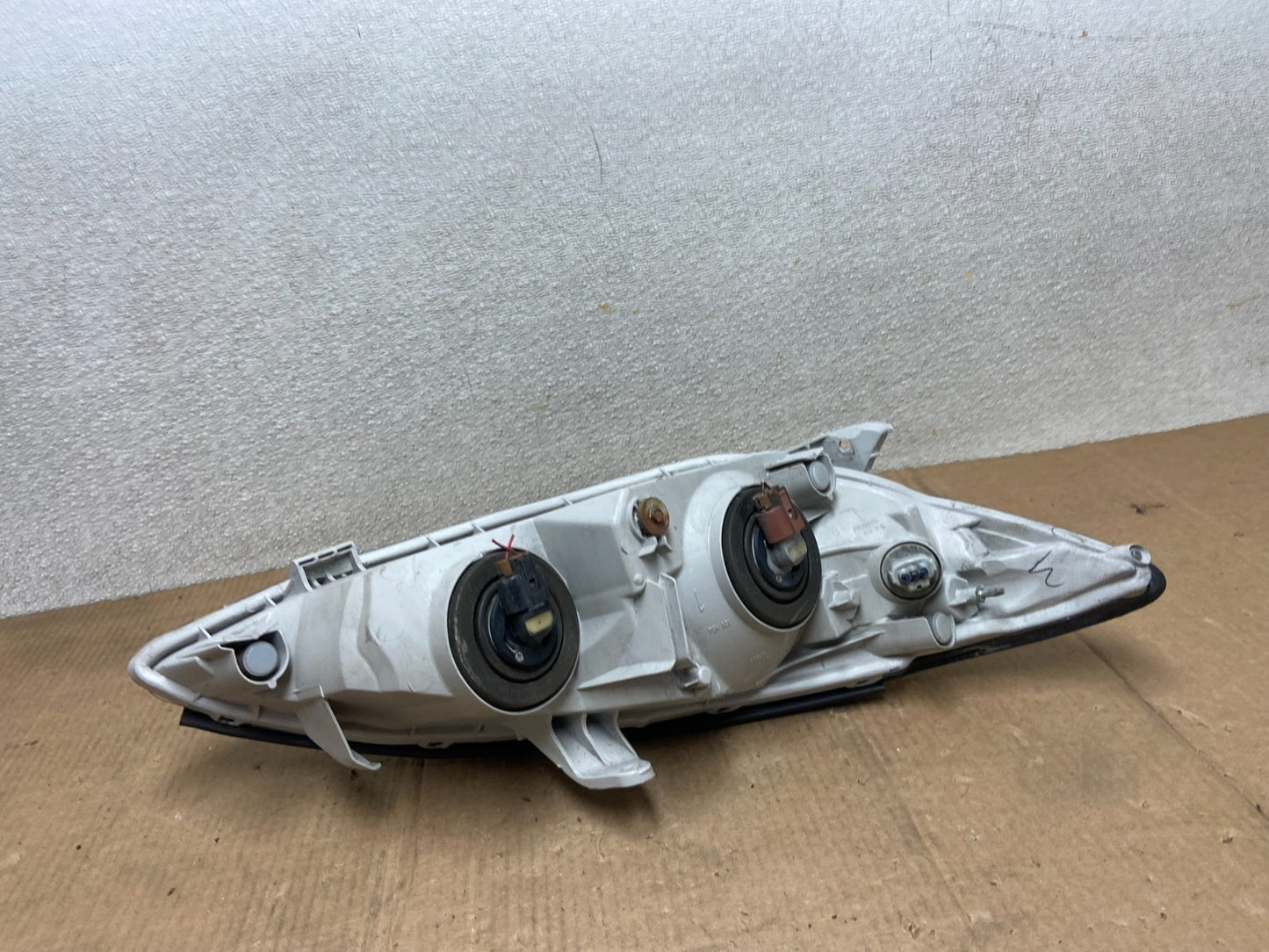 2002 2003 2004 Toyota Camry Left Driver Lh Side Halogen Headlight AA6308 DW4