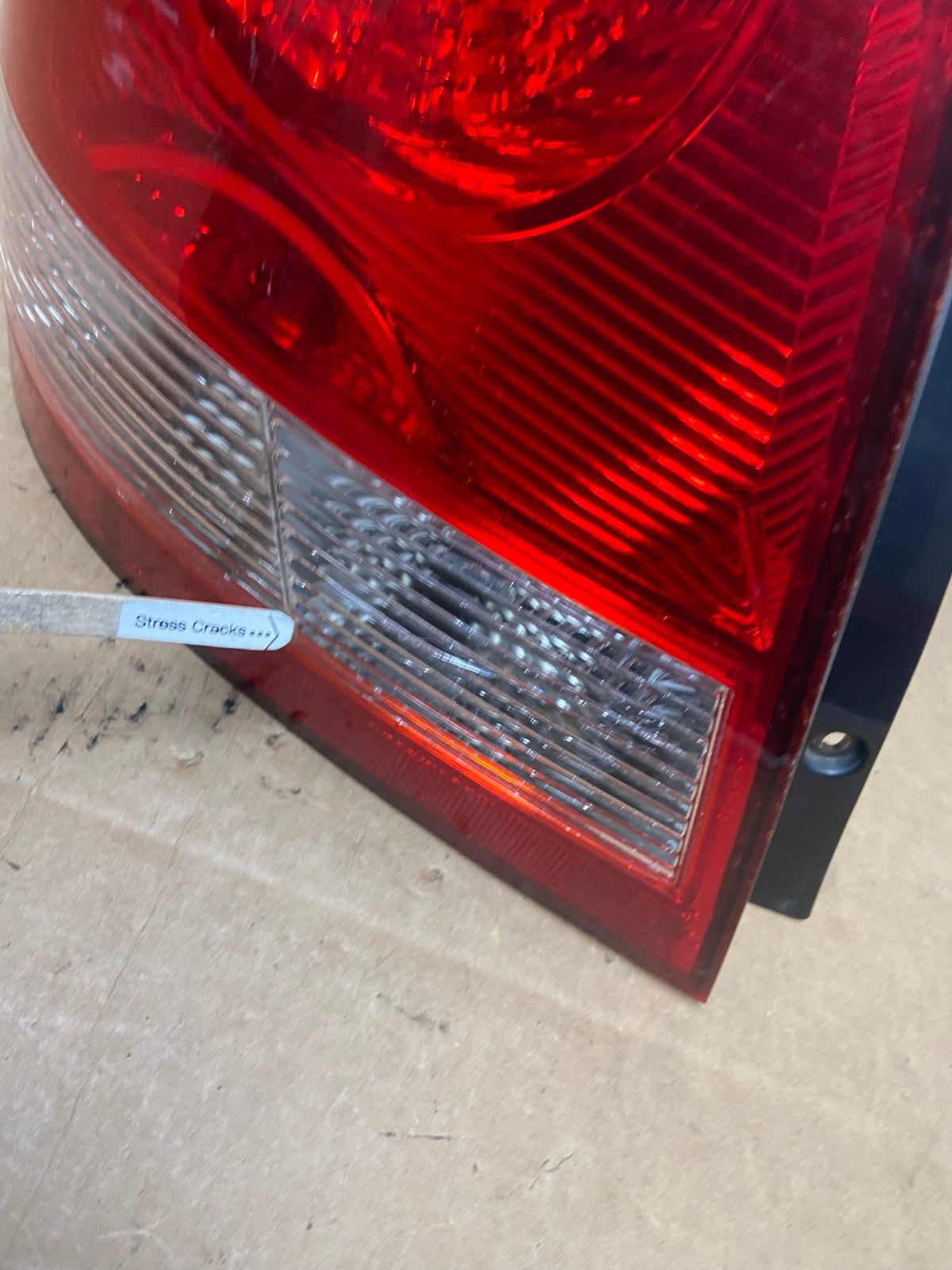 2003 to 2006 Kia Sorento Left Driver Side Tail Light AD4644 LK4