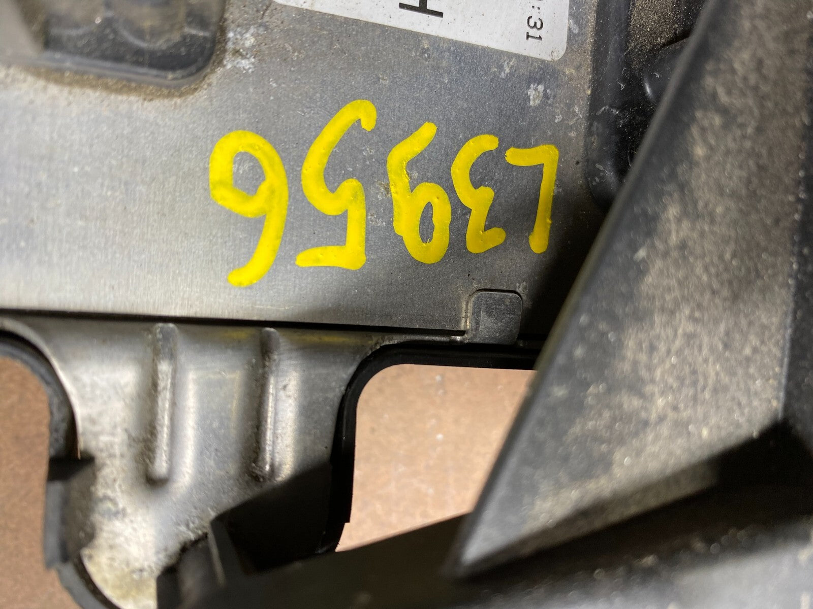 2005 Jeep Grand Cherokee Fuse Box BCM Body Control Module L3956 PS3