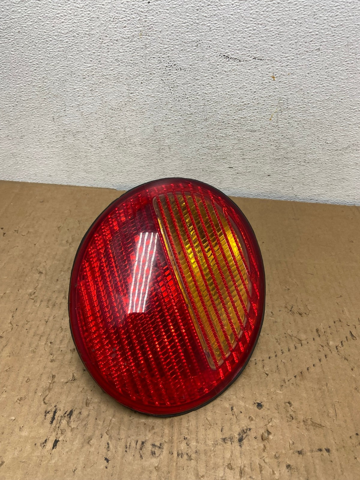 1998-2005 Volkswagen Beetle Left Driver LH Side Tail Light AD2452 LK0