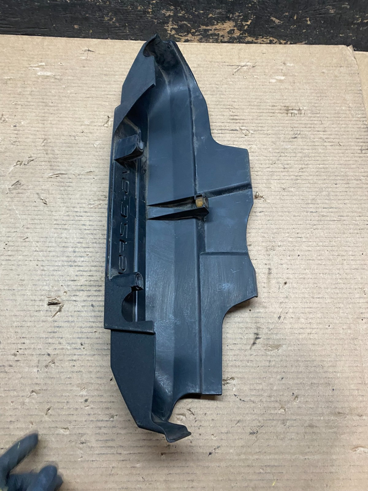 2008 to 2008 Audi  A6 3.2L Engine Motor Cover OEM v7091 DG6