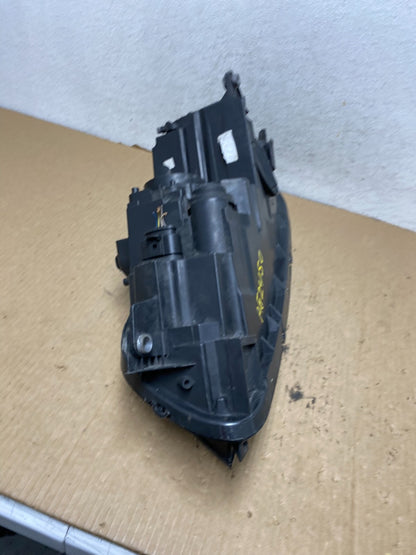 2012-2015 Volkswagen Passat Right Passenger RH Halogen Headlight AG2450 DW9