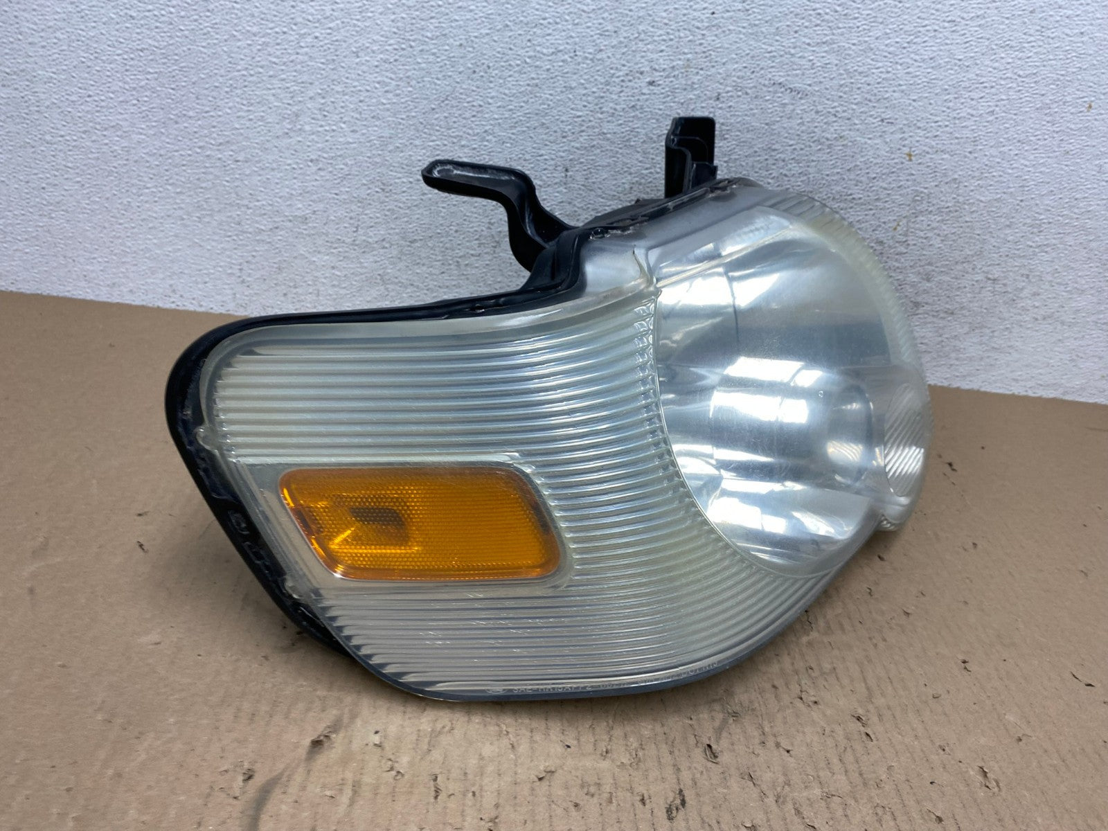 2006 to 2010 Ford Explorer Right Passenger Side Headlight AE8804 LK2