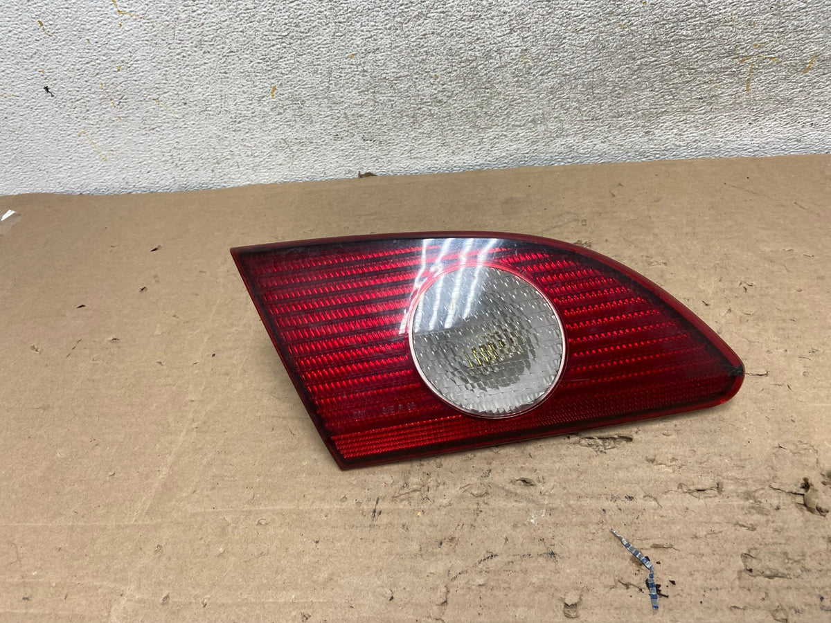 2001 2002 Toyota Corolla Left Driver LH Side Inner Tail light AI1139 LK0