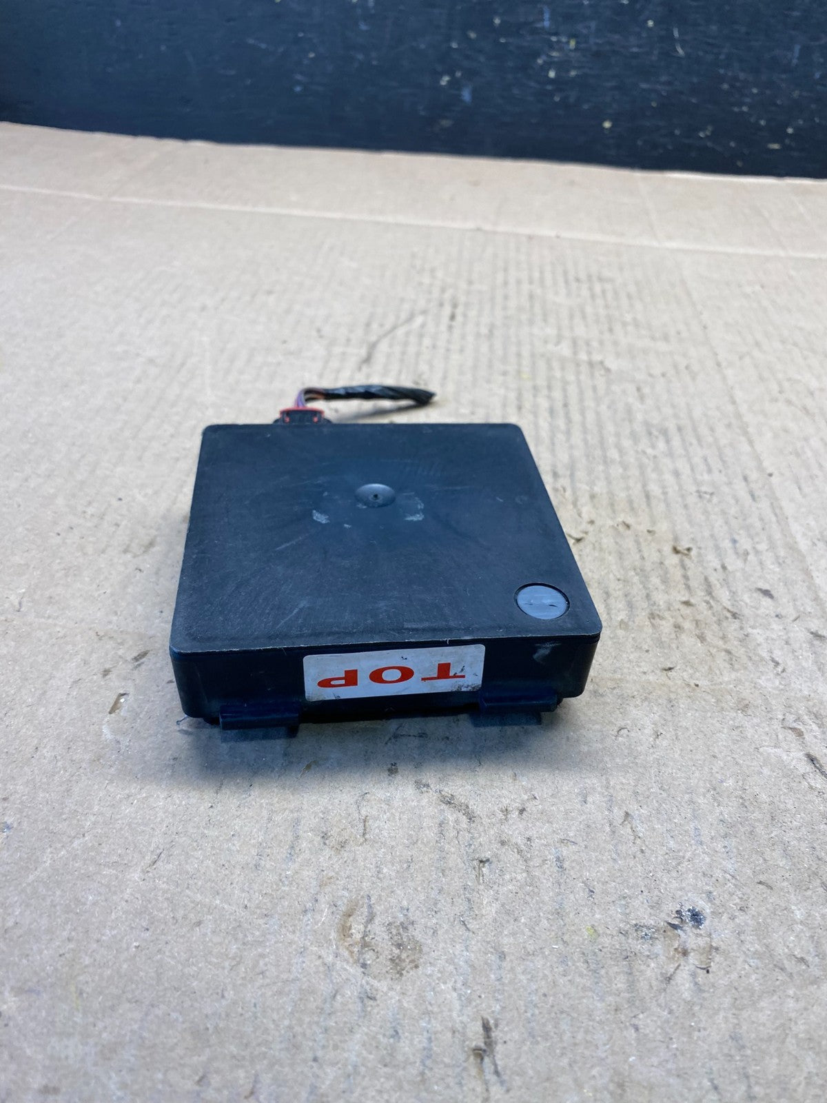 2013 to 2018 Ford Lincoln Rear Radar Blind Spot Module OEM r5957 DG3