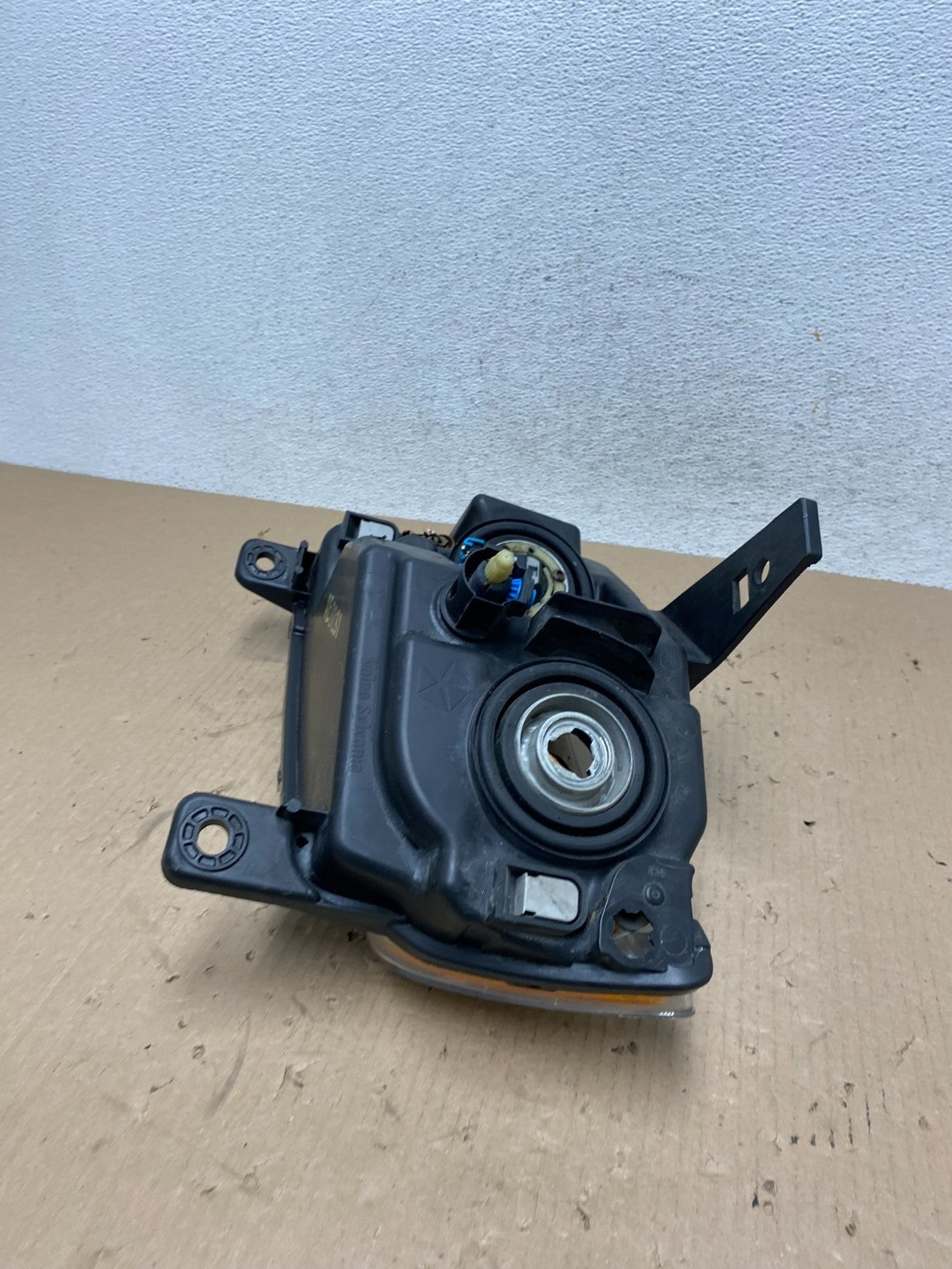 2011-2013 Jeep Grand Cherokee Right Passenger Halogen Headlight AE8831 DW7