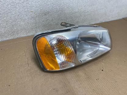 2000-2002 Hyundai Accent Right Passenger Halogen Headlight S0286 DW2