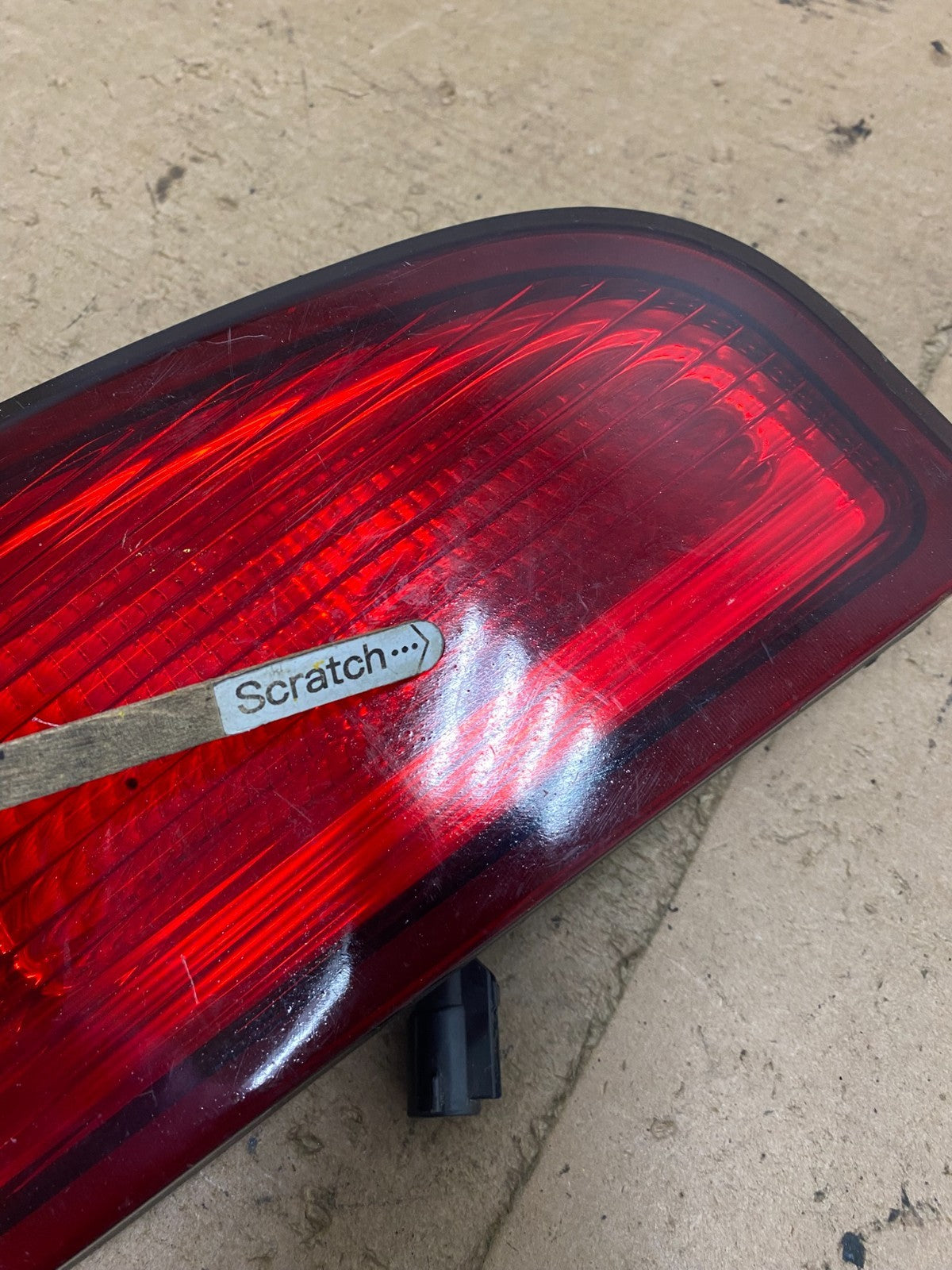 2003-2006 Lincoln Navigator Right Passenger RH Inner Tail Light OEM P6809 DW3