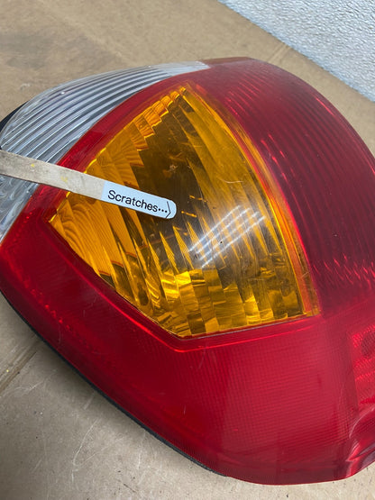 2001 - 2004 Hyundai Santa Fe Left Driver LH Side Tail Light Y5140 DW3