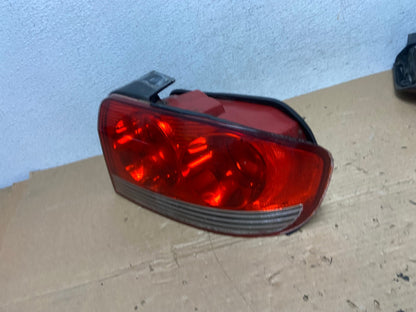 2002 - 2005 Hyundai Sonata Right Passenger RH Side Tail Light AD4109 LK1