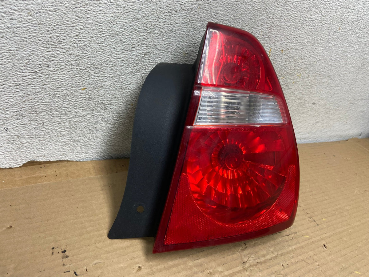 2004 to 2008 Chevrolet Malibu Right Passenger Rh Side Tail Light AH0631 LK1