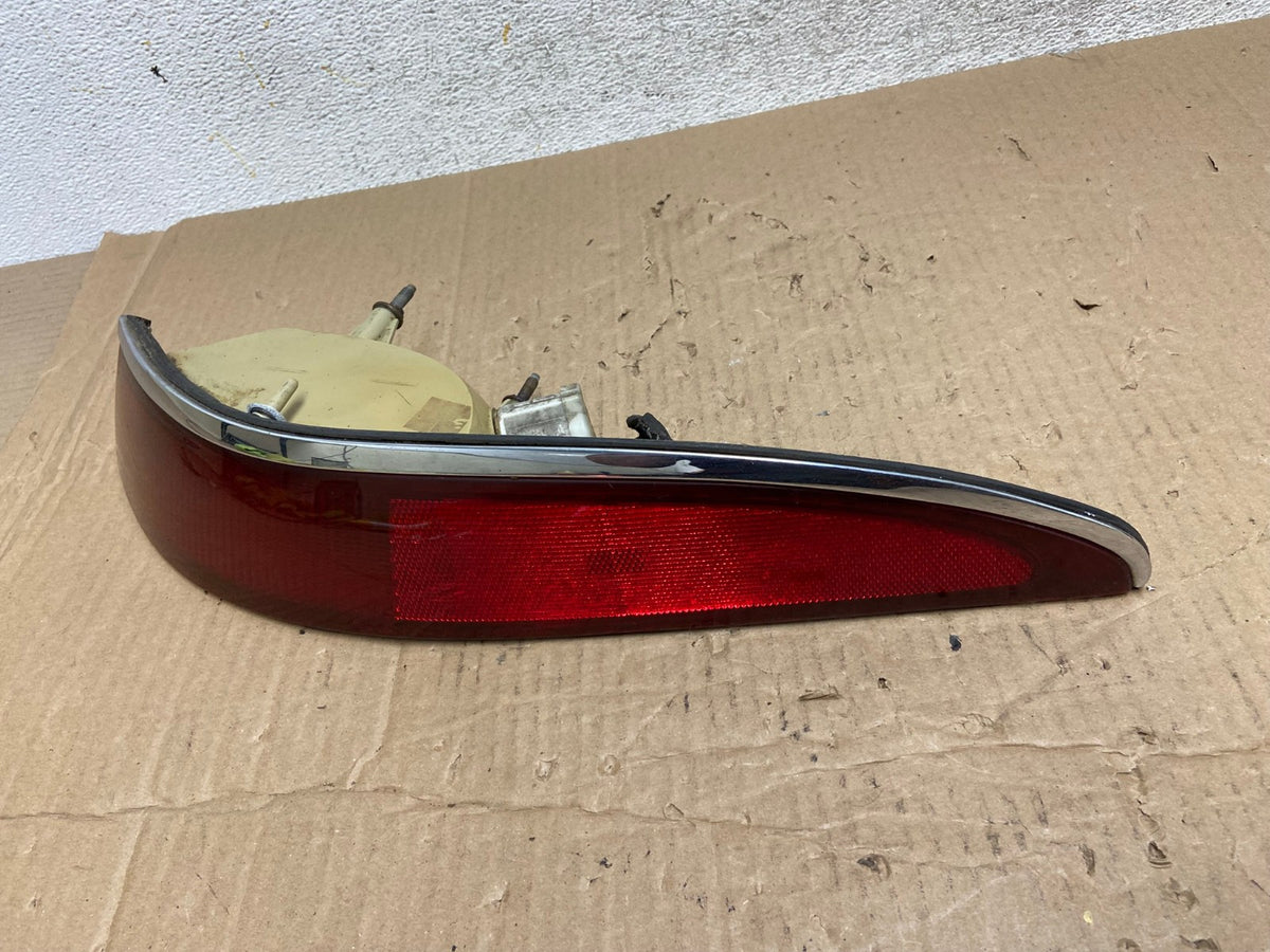 1993 - 1996 Lincoln Mark VIII 8 Right Passenger RH Side Tail Light AI1256 LK1