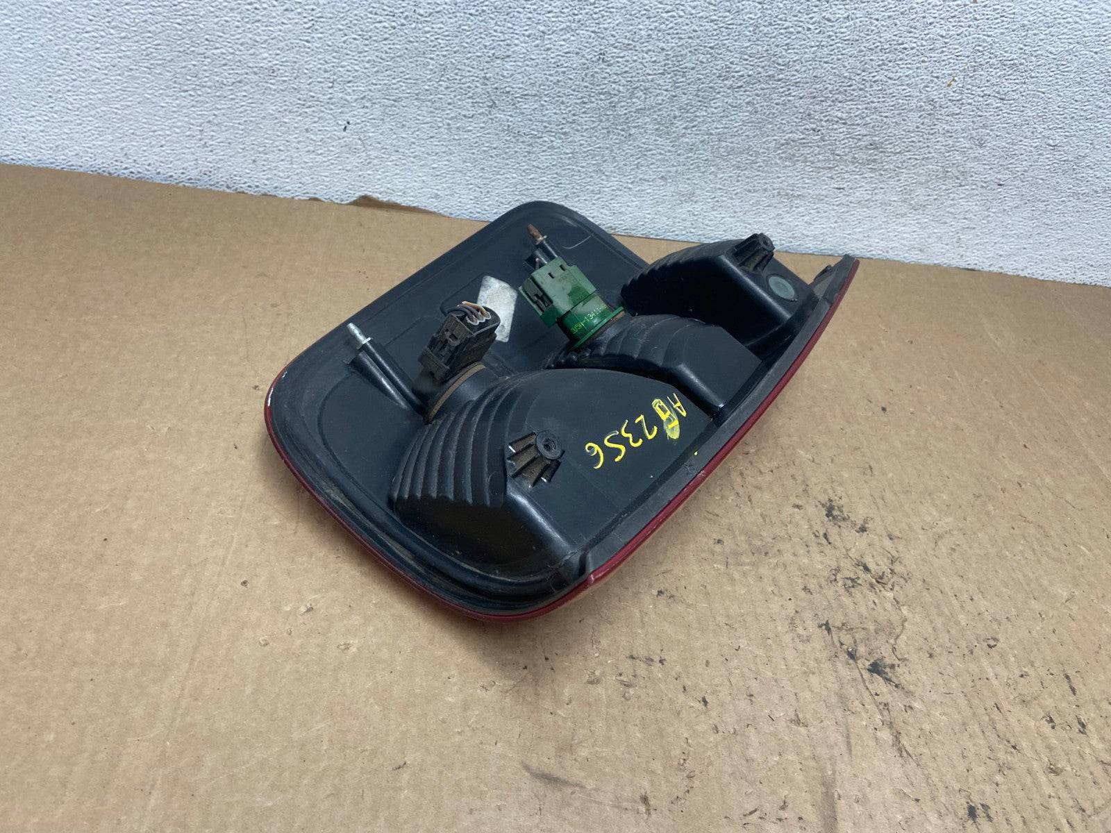 2004 to 2008 Ford F150 F-150 Left Driver LH Side Tail Light AG23564