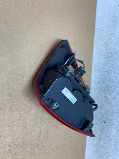 1999 - 2004 Jeep Grand Cherokee WJ Left Driver Lh Tail Light AI3429 LK4