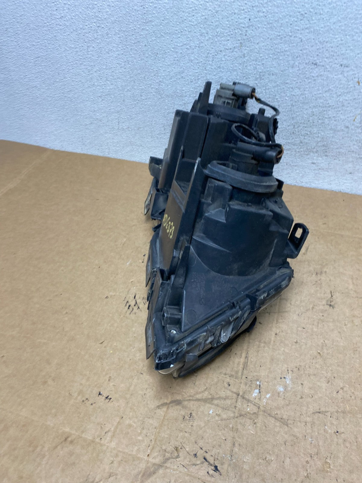 2002 to 2005 BMW 3 E46 Sedan Left Driver LH Halogen Headlight AD6373 DW6