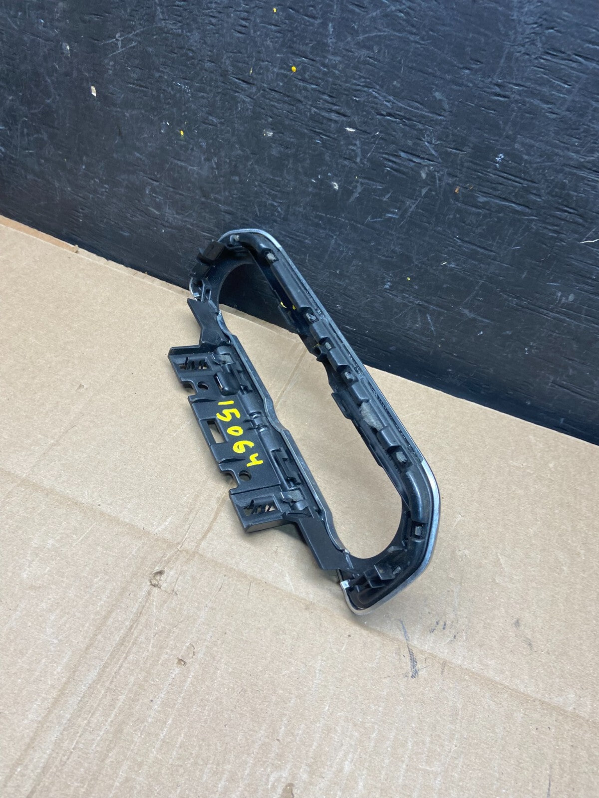 2010 to 2016 Land Rover Lr4 Center Console Shifter Floor Bezel i5064 DG1