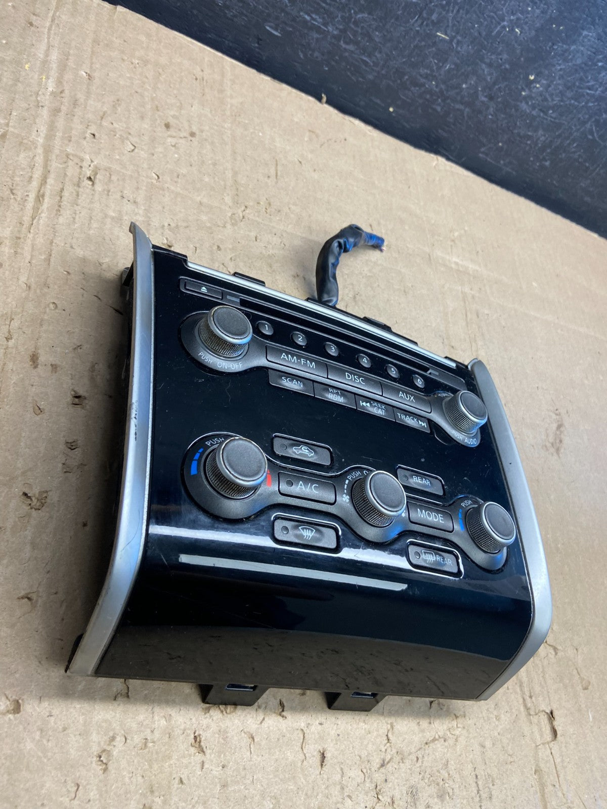 2013 to 2016 Nissan Pathfinder Radio Temperature Climate Control AE1951 DG2