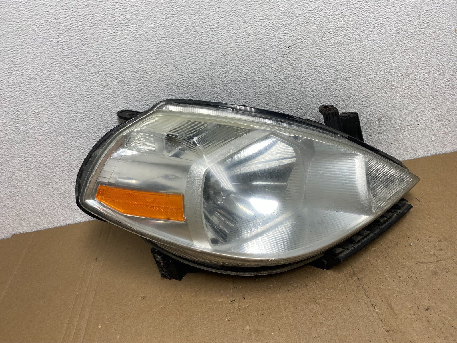 2008 to 2012 Nissan Versa Headlight Right Passenger Rh Side AC5736 DW0