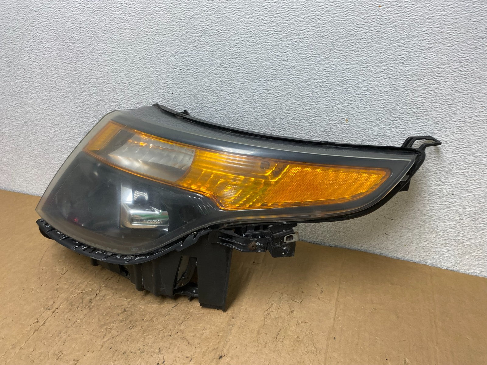 2011 to 2015 Ford Explorer Police Left Driver LH Halogen Headlight AD0552 DW1