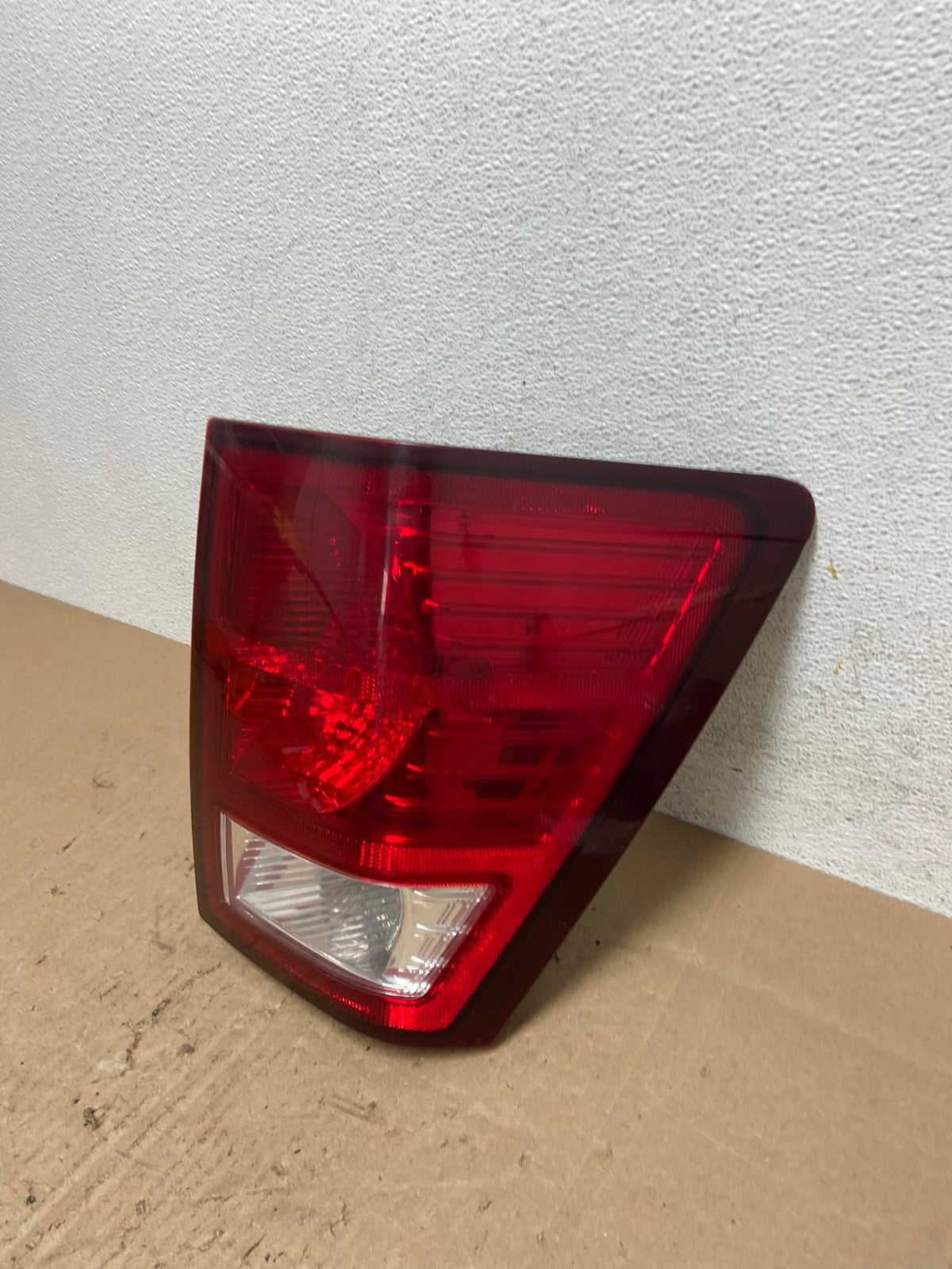 2007 2008 2009 2010 Jeep Grand Cherokee Right Passenger Tail Light AE6520 LK1