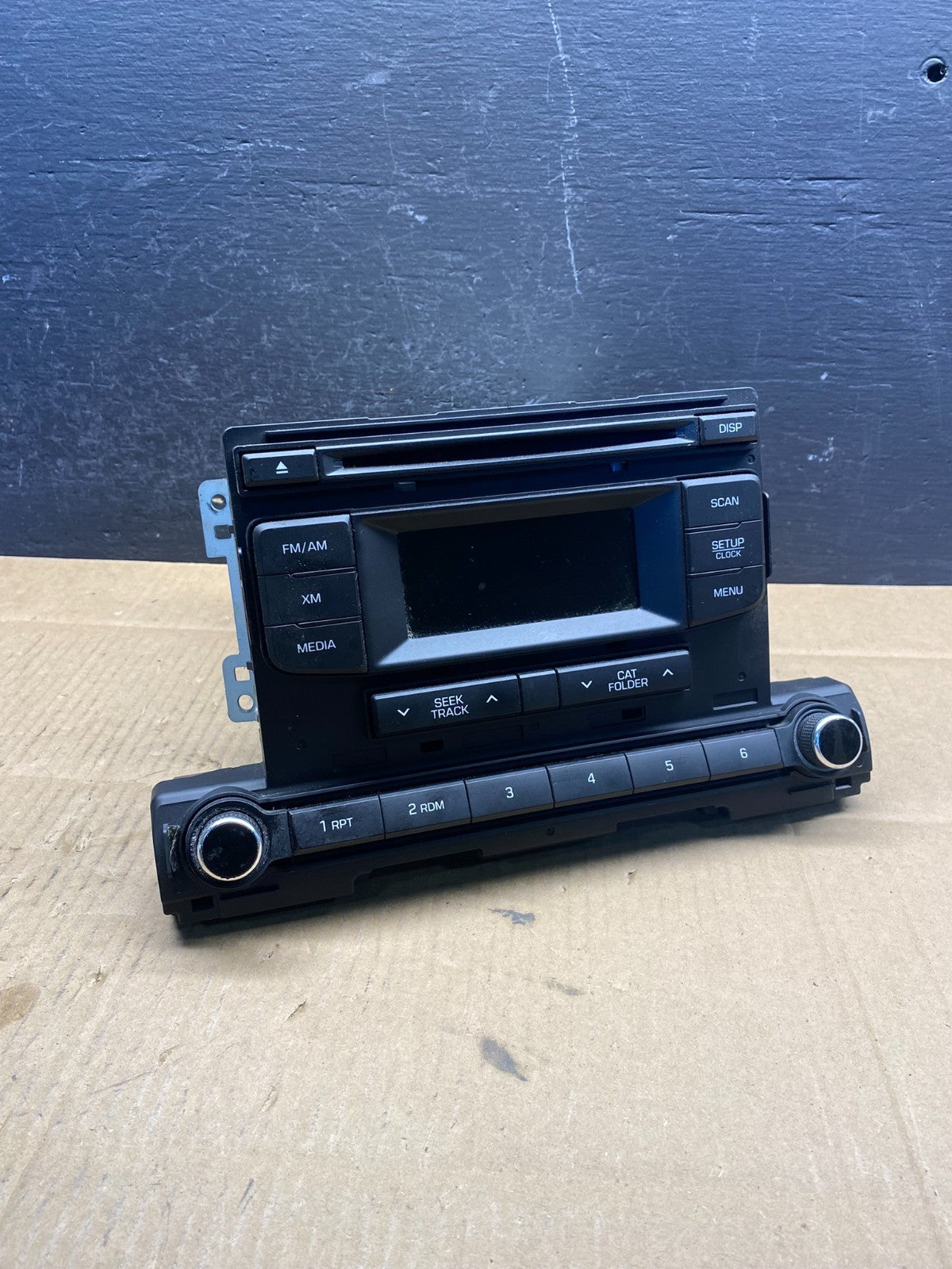 2017 to 2018 Hyundai Elantra Radio Clock Digital Player FM/AM ad5056 DG0