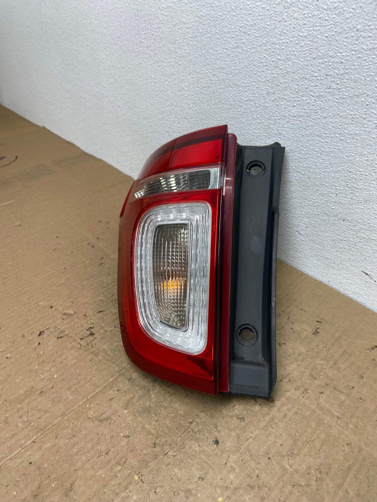2011 2012 2013 2014 2015 Ford Explorer Left Driver LH Side Tail light AB8622 LK1