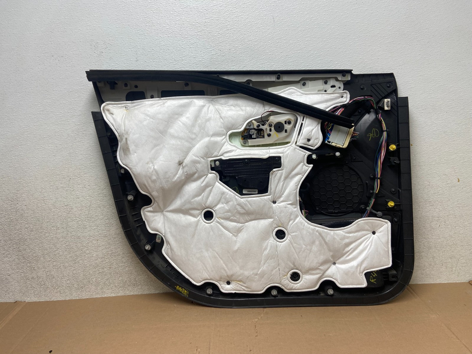 2012 to 2015 Chevrolet Equinox Front Right Passenger RH Door Panel R4914 DG7