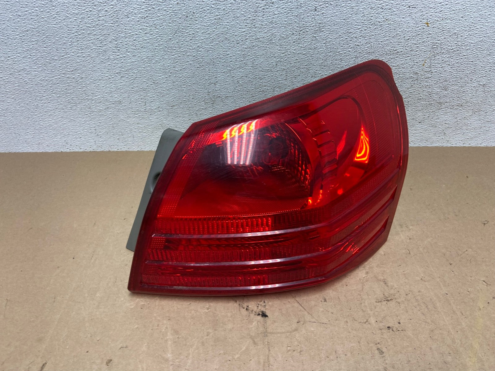 2008 to 2015 Nissan Rogue Right Passenger Rh Side Tail Light AE6799 LK0