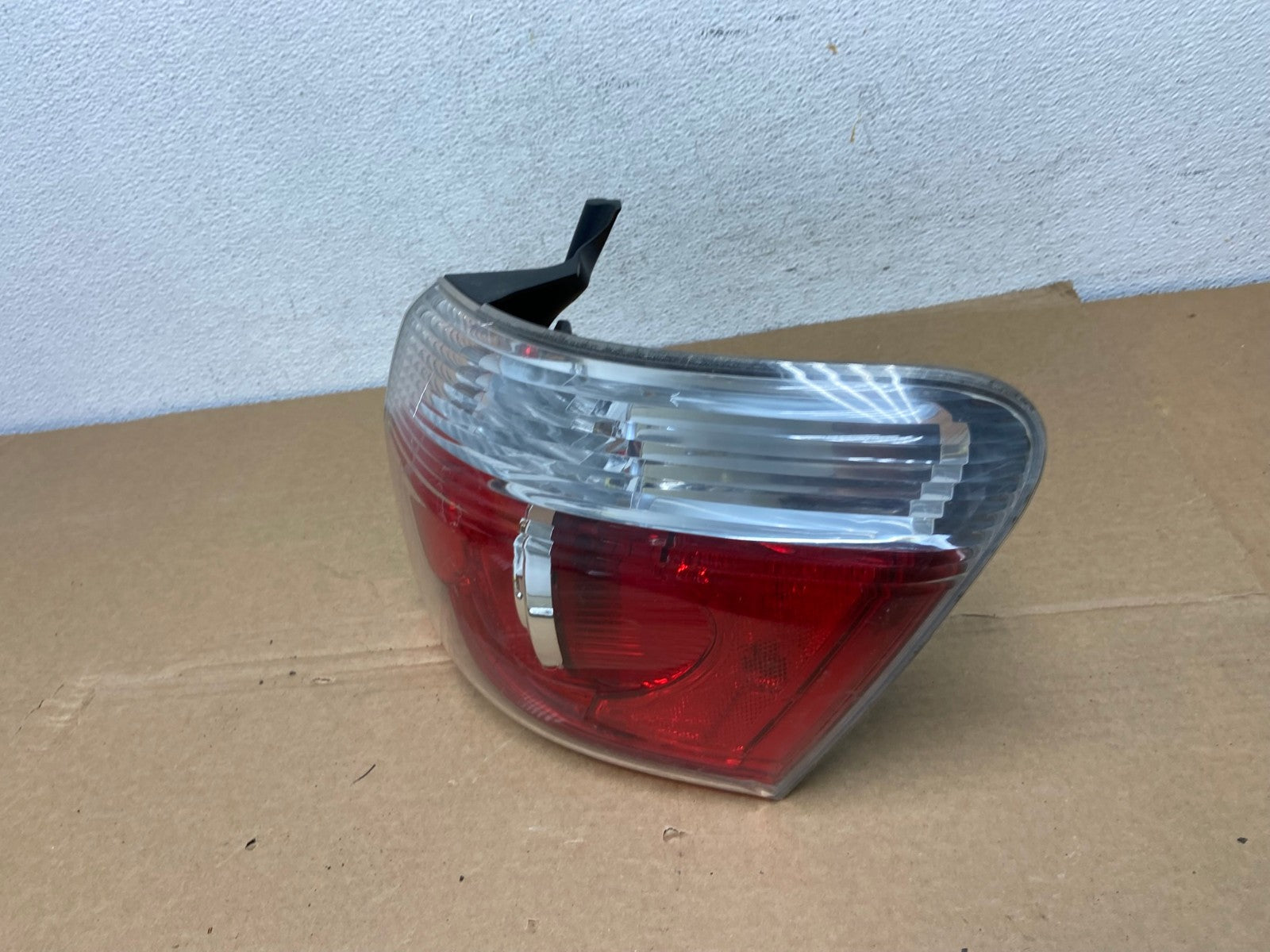 2007 to 2012 GMC Acadia Halogen Tail Light Right Passenger RH Side AD3779 LK1