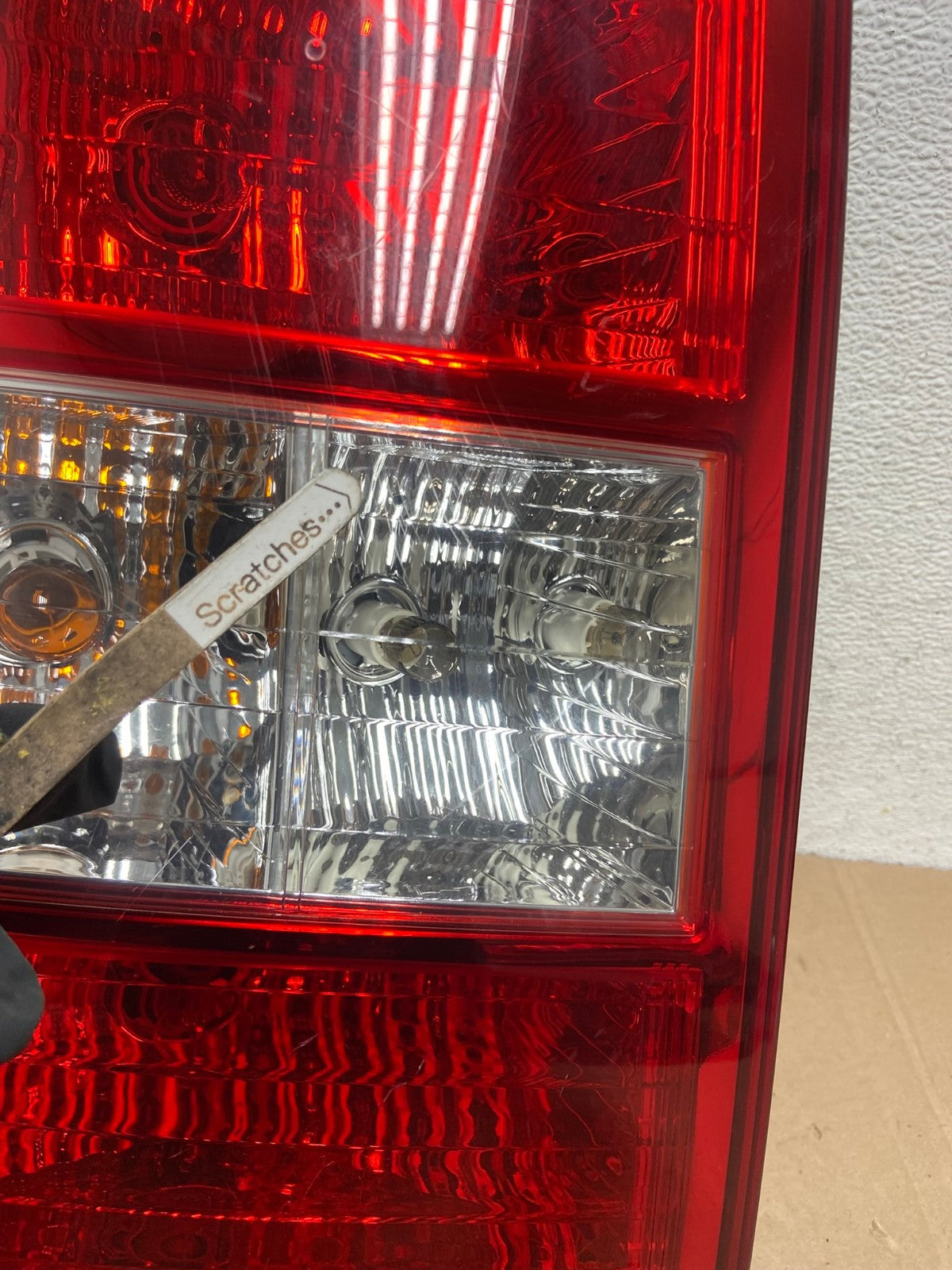 2006 to 2011 Kia Carnival Sedona Left Driver LH Side Tail Light AG4815 LK4