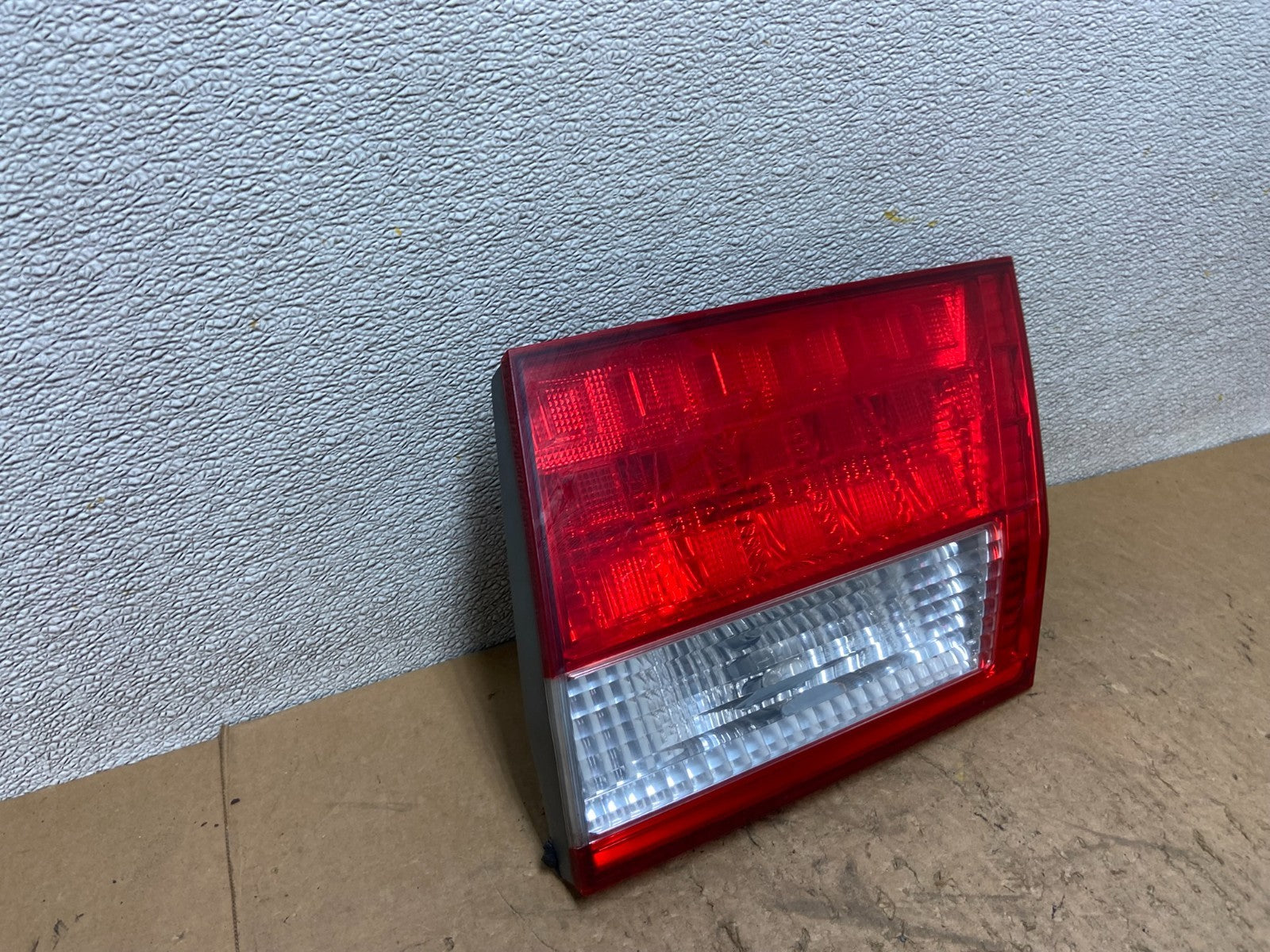 2005 2006 2007 Honda Odyssey Inner Right Passenger RH Tail Light Z9557 DW2