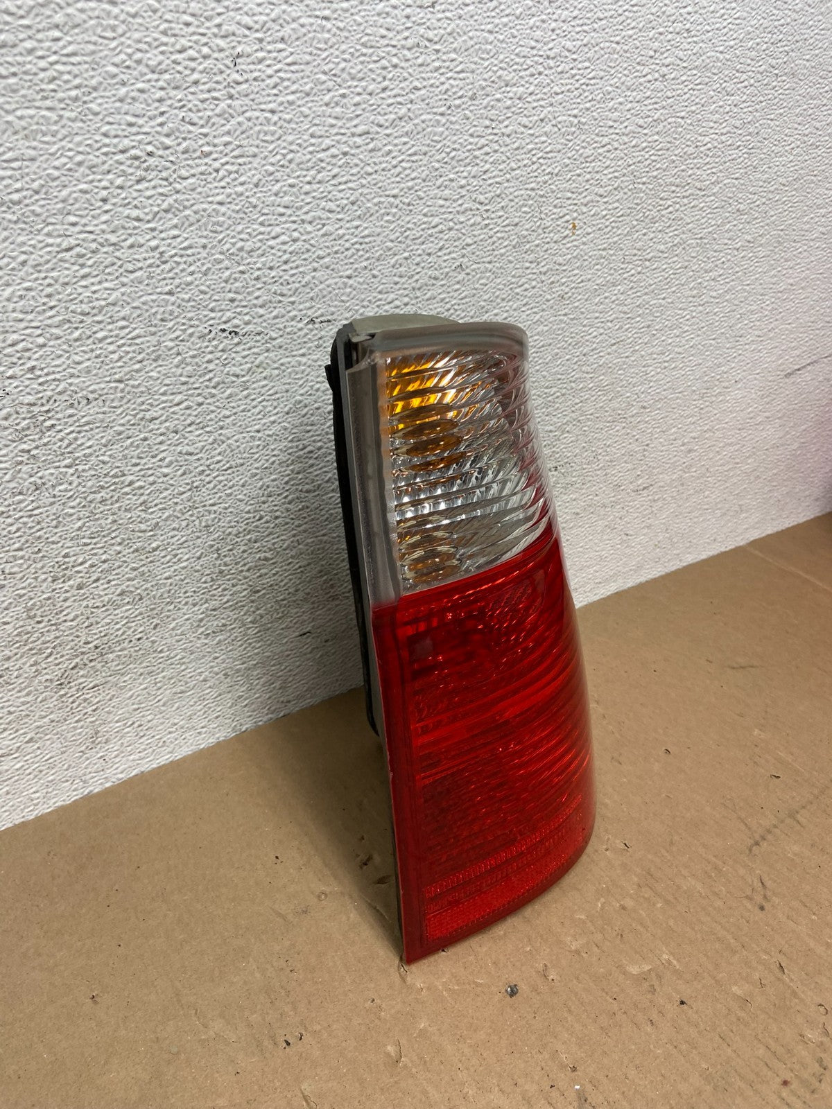 2004 2005 2006 BMW E53 X5 Right Passenger Rh Side Tail Light AD6497 DW2