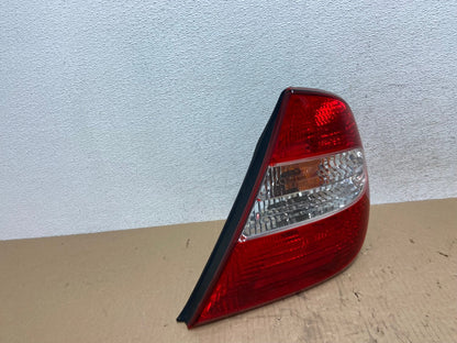 2002 2003 2004 Toyota Camry Tail Light Right Passenger Rh Side AE8776 LK2