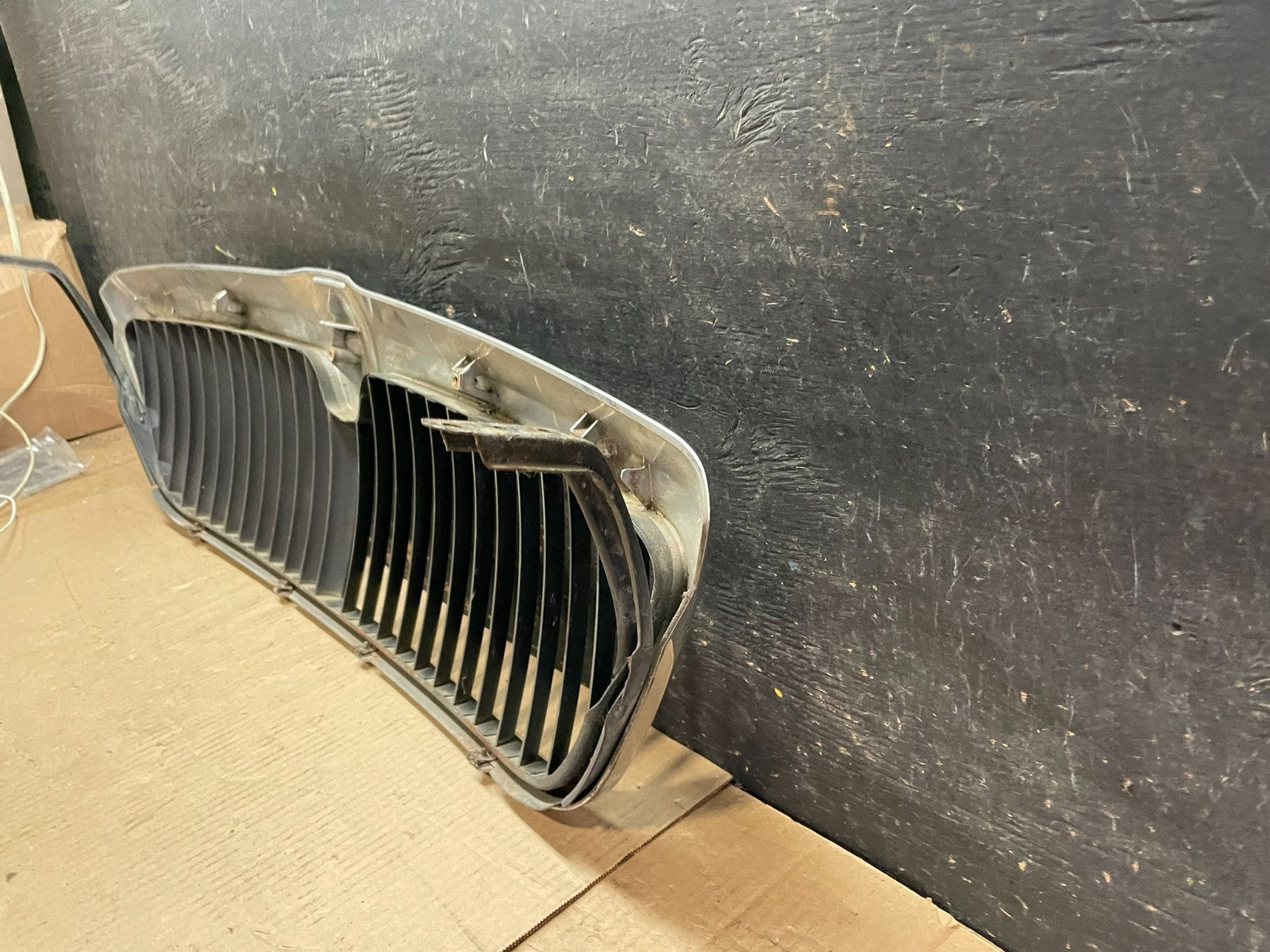 1998 to 2002 Lincoln Navigator Front Upper Grill Grille U7510 DG5