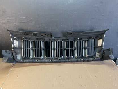 2011 to 2013 Jeep Grand Cherokee Front Upper Grill Grille AE3592 DG3