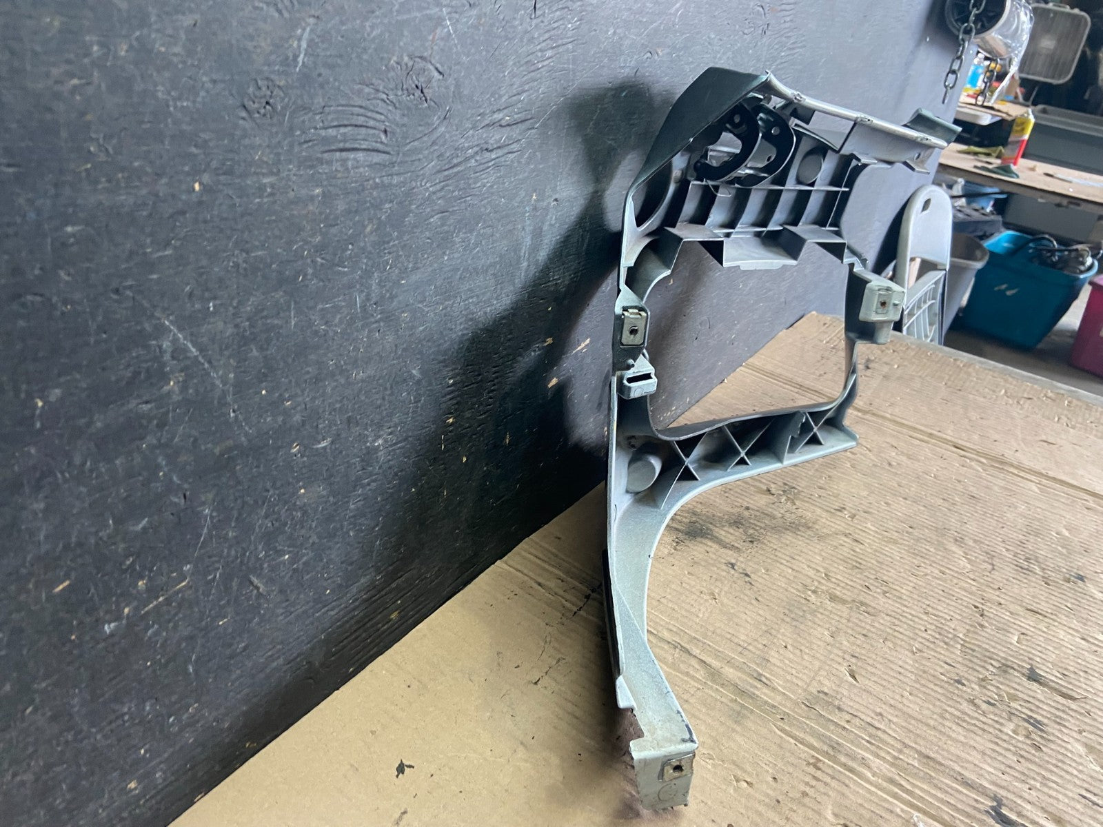 2011-2018 BMW 6 Series F12 F13 M-Sport Front Bumper Left Side Bracket P85895